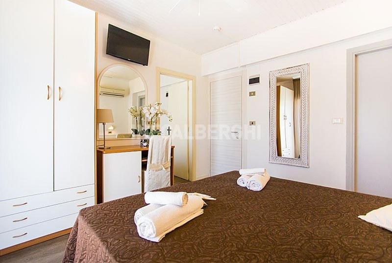 Hotel Ermeti B&B Brunch Riccione Zewnętrze zdjęcie