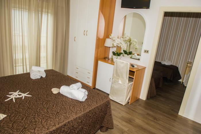 Hotel Ermeti B&B Brunch Riccione Zewnętrze zdjęcie