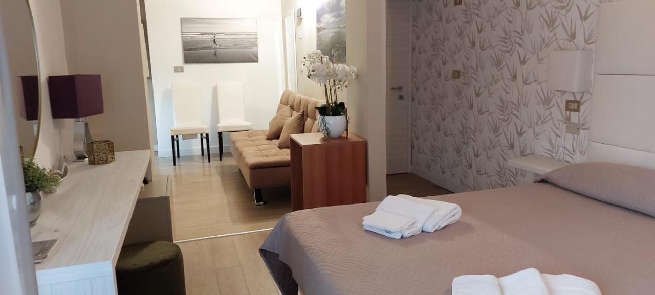 Hotel Ermeti B&B Brunch Riccione Zewnętrze zdjęcie