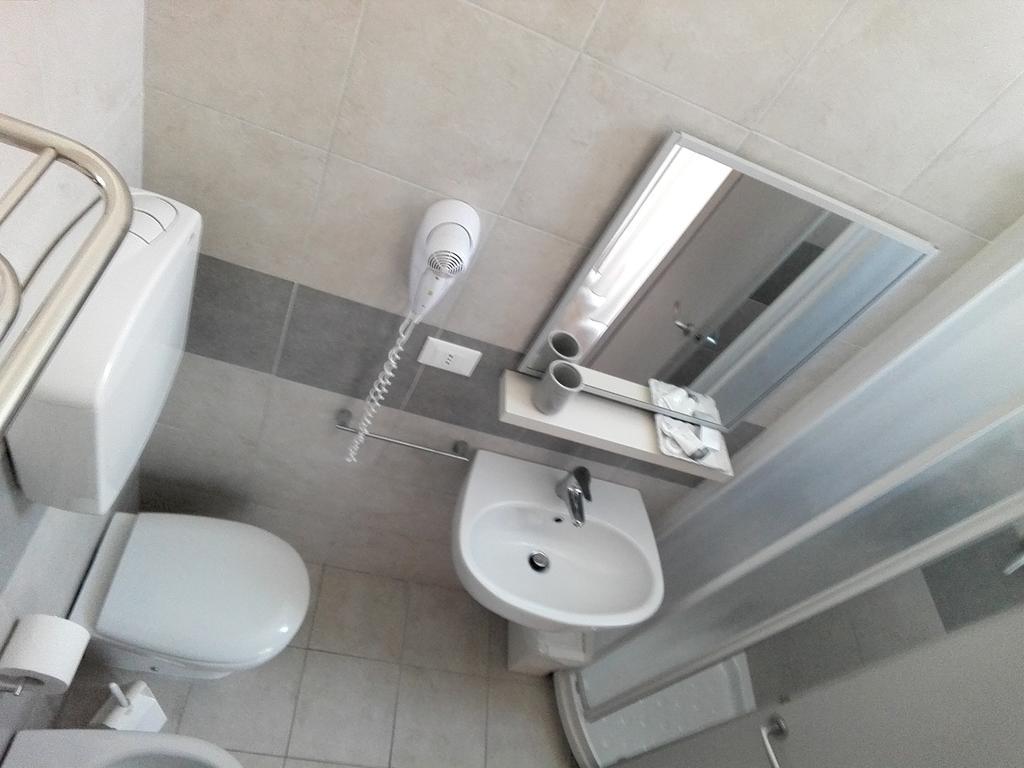 Hotel Ermeti B&B Brunch Riccione Zewnętrze zdjęcie