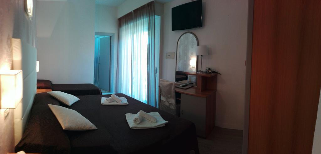 Hotel Ermeti B&B Brunch Riccione Zewnętrze zdjęcie