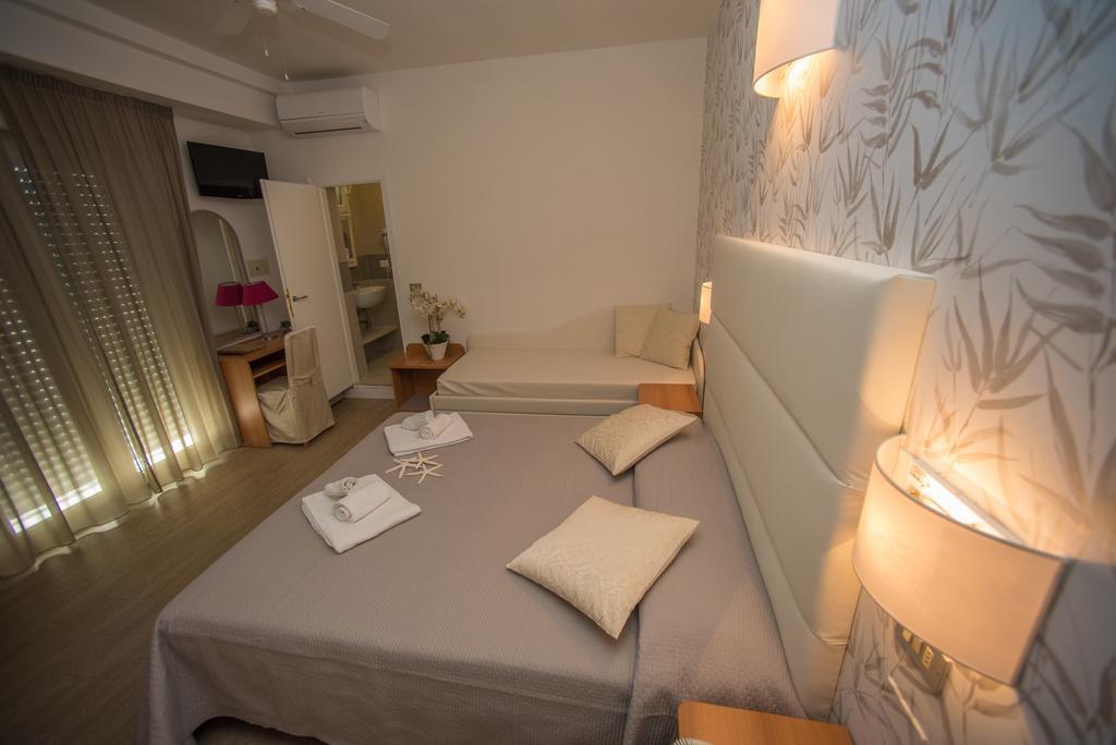 Hotel Ermeti B&B Brunch Riccione Zewnętrze zdjęcie