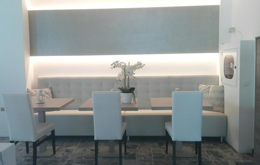 Hotel Ermeti B&B Brunch Riccione Zewnętrze zdjęcie